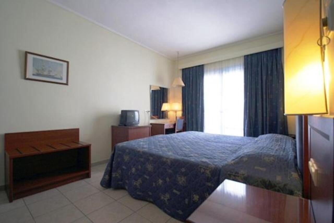 Theodorou Beach Hotel Apartments Псалиди Екстериор снимка