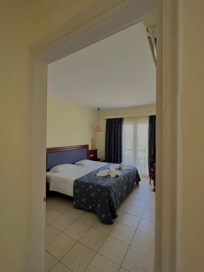 Theodorou Beach Hotel Apartments Псалиди Екстериор снимка