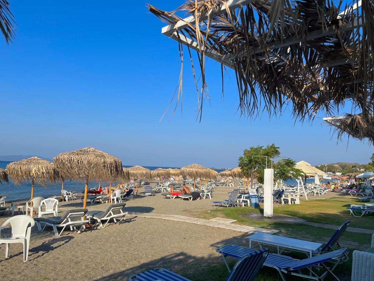 Theodorou Beach Hotel Apartments Псалиди Екстериор снимка