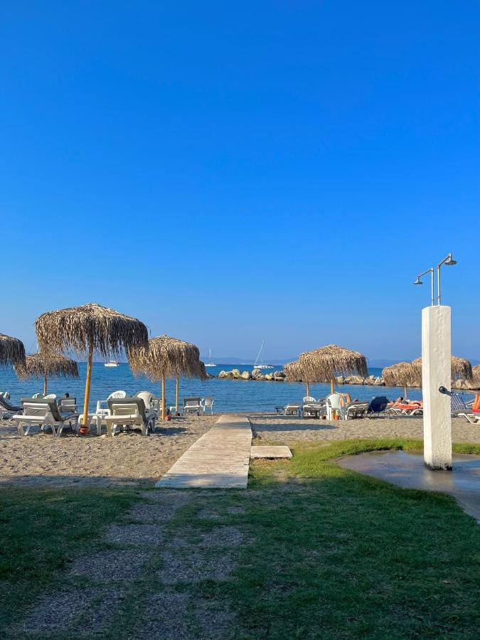 Theodorou Beach Hotel Apartments Псалиди Екстериор снимка