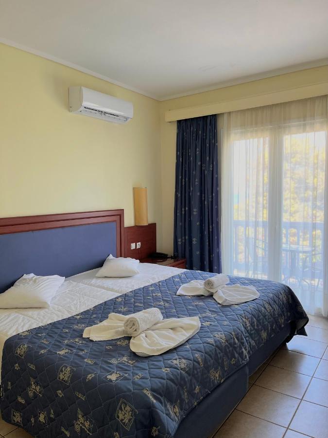 Theodorou Beach Hotel Apartments Псалиди Екстериор снимка