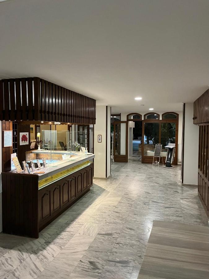 Theodorou Beach Hotel Apartments Псалиди Екстериор снимка