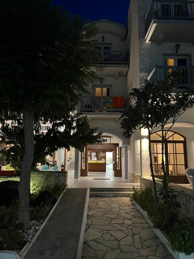Theodorou Beach Hotel Apartments Псалиди Екстериор снимка