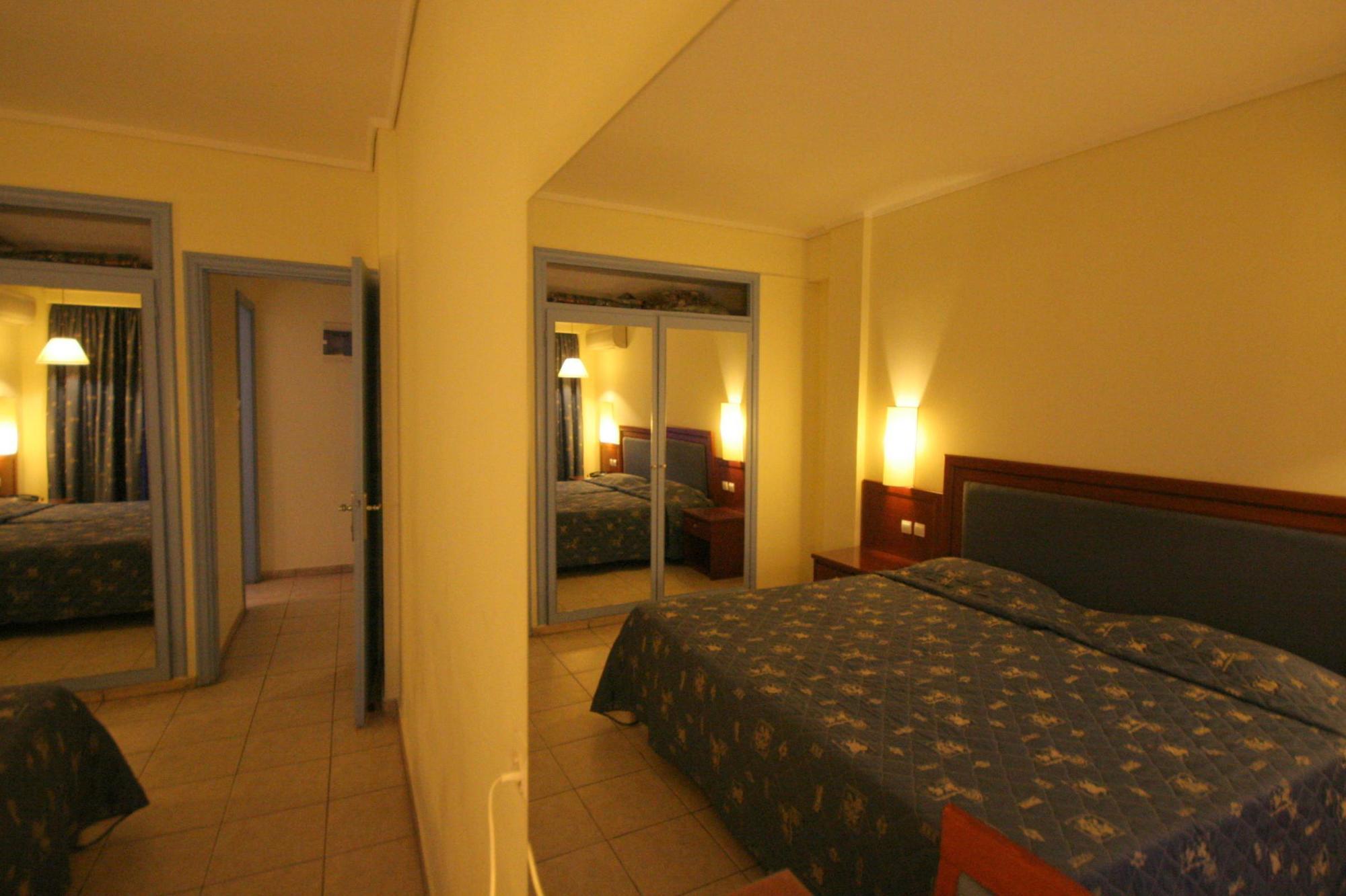 Theodorou Beach Hotel Apartments Псалиди Екстериор снимка