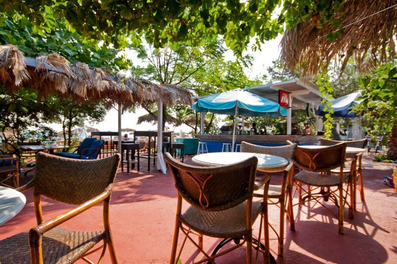 Theodorou Beach Hotel Apartments Псалиди Екстериор снимка