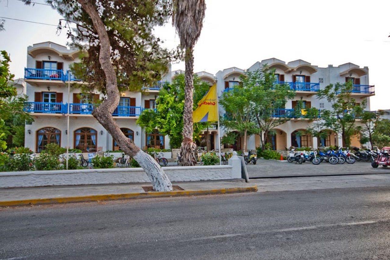 Theodorou Beach Hotel Apartments Псалиди Екстериор снимка